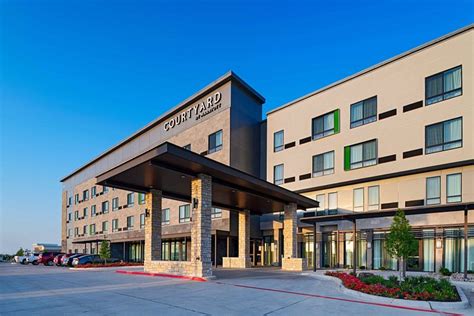 COURTYARD DALLAS GRAND PRAIRIE .